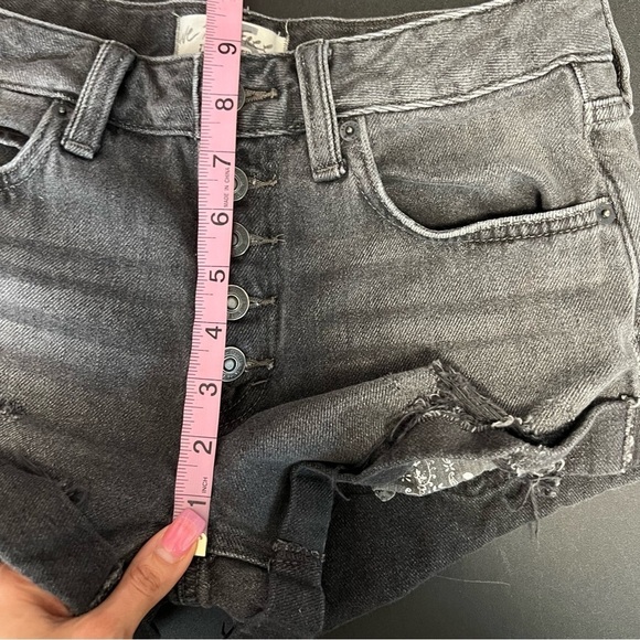Free People Women size 25 washed black distressed mini jean cuffed shorts - Picture 7 of 10